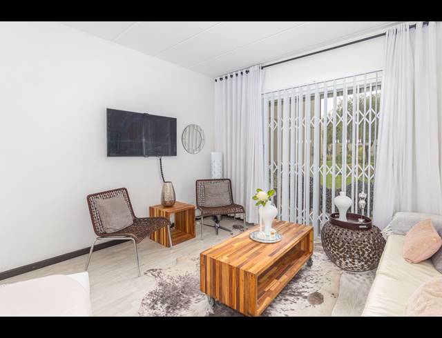 1 BEDROOM APARTMENT RENTED IN WEST BEACH